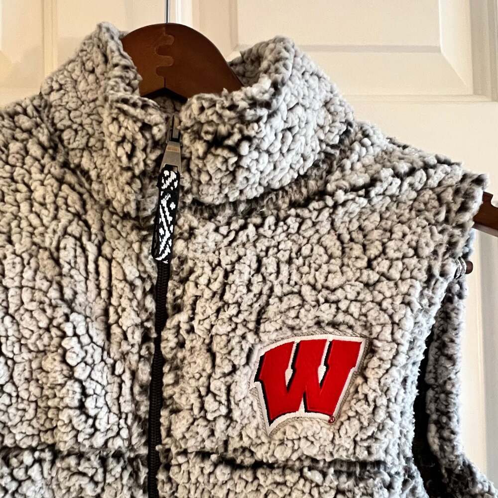 Wisconsin Badgers Women's Boxercraft Sherpa Quarter-Zip Fleece Vest - Gray